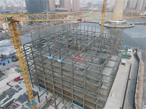 春节假期前，天津市环湖医院原址改扩建项目主楼钢结构全面封顶.JPG